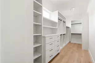 214 E 32nd St, Houston, TX 77018 - Photo 33