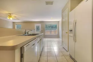 7 Newberry Trail Ct, The Woodlands, TX 77382 - Photo 11