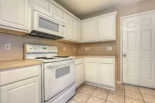 7 Newberry Trail Ct, The Woodlands, TX 77382 - Photo 9
