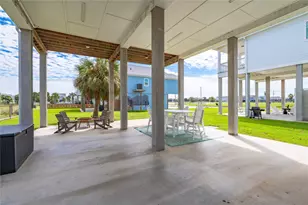 22919 Cuadro St, Galveston, TX 77554 - Photo 33