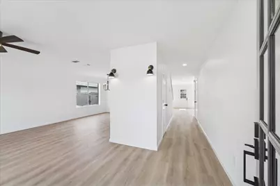 4524 Fox Run Street, Pearland, TX 77584 - Photo 9