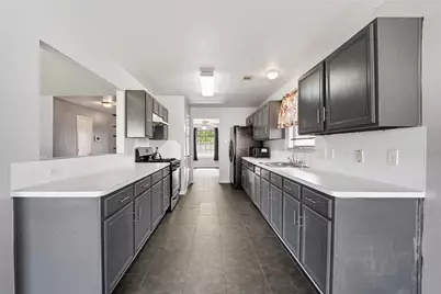 10819 Cayman Mist Drive, Houston, TX 77075 - Photo 15
