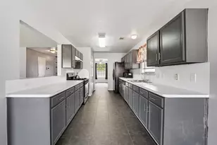 10819 Cayman Mist Dr, Houston, TX 77075 - Photo 15