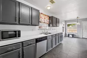 10819 Cayman Mist Dr, Houston, TX 77075 - Photo 13