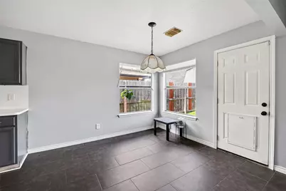 10819 Cayman Mist Drive, Houston, TX 77075 - Photo 17