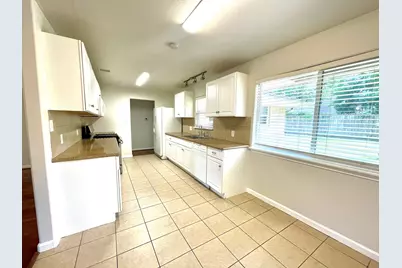 6829 Hazen Street, Houston, TX 77074 - Photo 9