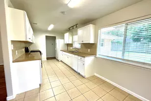 6829 Hazen St, Houston, TX 77074 - Photo 9