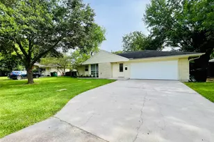 6829 Hazen St, Houston, TX 77074 - Photo 1