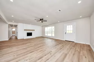 6815 Rockergate Dr, Houston, TX 77489 - Photo 9