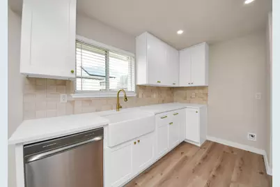 6815 Rockergate Drive, Houston, TX 77489 - Photo 7