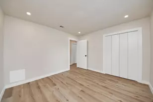6815 Rockergate Dr, Houston, TX 77489 - Photo 15