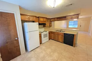 1615 Hazelwood St, Conroe, TX 77301 - Photo 5