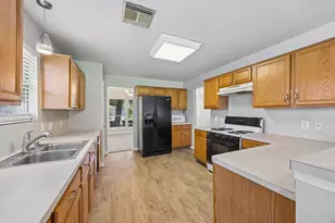 7430 Bahia Ln, Houston, TX 77489 - Photo 3