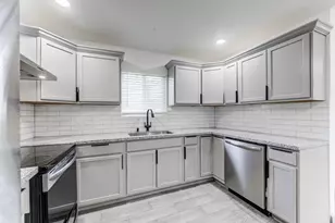 8225 Carolwood Dr, Houston, TX 77028 - Photo 13