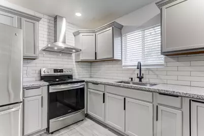 8225 Carolwood Drive, Houston, TX 77028 - Photo 11