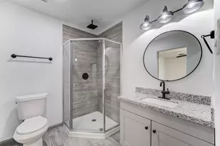 8225 Carolwood Dr, Houston, TX 77028 - Photo 19