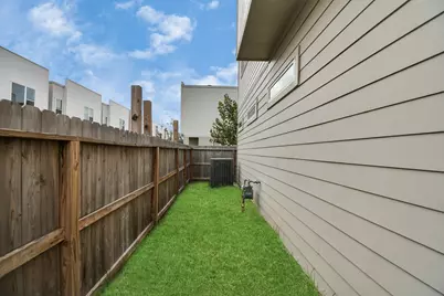 619 Thornton Oaks Lane, Houston, TX 77018 - Photo 37