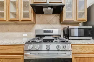 814 Mills Creek Ln, La Marque, TX 77568 - Photo 11