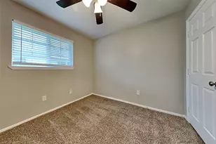 16854 Gleneagle Dr N, Conroe, TX 77385 - Photo 17