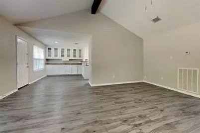 16854 Gleneagle Drive N, Conroe, TX 77385 - Photo 3