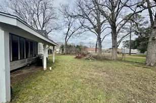 188 Elm St, Blessing, TX 77419 - Photo 19