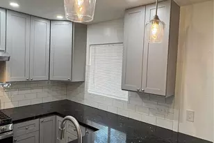 9006 Winding River Dr, Houston, TX 77088 - Photo 11