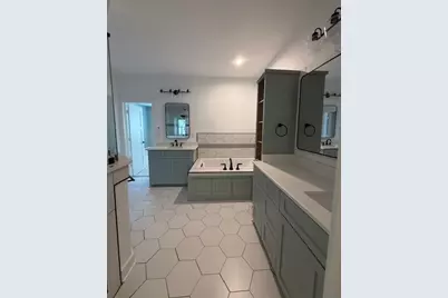 1109 Beasley Hills Lane, Houston, TX 77008 - Photo 17