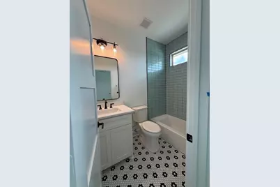 1109 Beasley Hills Lane, Houston, TX 77008 - Photo 13