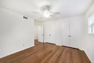 4405 Goldfinch St, Houston, TX 77035 - Photo 29