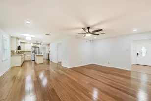 4405 Goldfinch St, Houston, TX 77035 - Photo 9