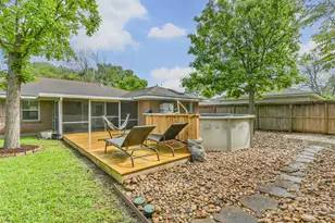 4405 Goldfinch St, Houston, TX 77035 - Photo 39