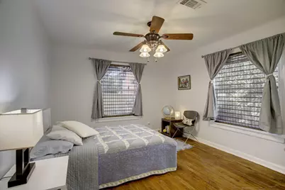 4301 Phil Street, Bellaire, TX 77401 - Photo 11