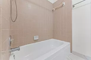 110 Shadow Wood Dr, Sugar Land, TX 77498 - Photo 23