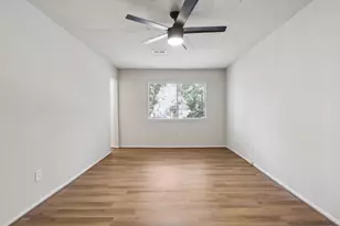 68 NE Yewleaf Rd, The Woodlands, TX 77381 - Photo 21