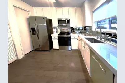 11711 Memorial Drive #509, Houston, TX 77024 - Photo 9