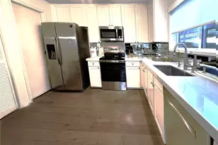 11711 Memorial Dr, Houston, TX 77024 - Photo 9