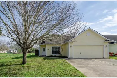 235 N Fowlkes Street, Sealy, TX 77474 - Photo 1
