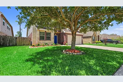 4506 Legends Bay Drive, Baytown, TX 77523 - Photo 5