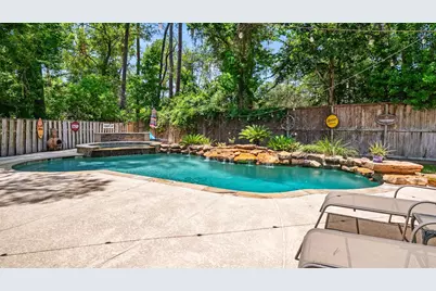 18 Cloud Bank Place, The Woodlands, TX 77382 - Photo 1