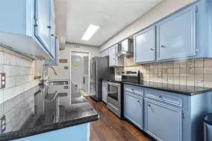 13901 Hollowgreen Dr, Houston, TX 77082 - Photo 7