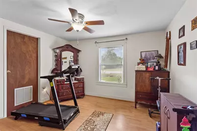405 N Magnolia Street, Highlands, TX 77562 - Photo 17