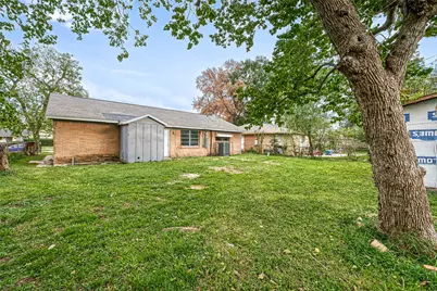 5646 Cedarburg Drive, Houston, TX 77048 - Photo 15