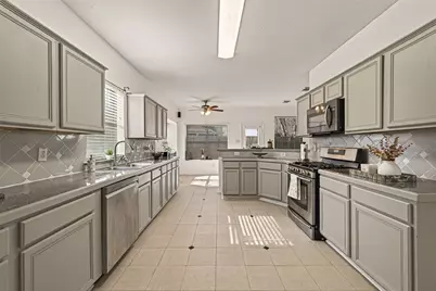 16315 April Ridge Drive, Houston, TX 77083 - Photo 17