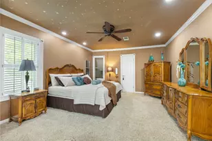 916 E James St, Baytown, TX 77520 - Photo 25