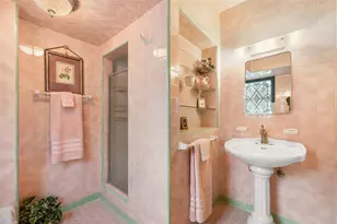 916 E James St, Baytown, TX 77520 - Photo 29