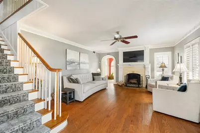 916 E James Street, Baytown, TX 77520 - Photo 11