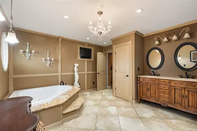 916 E James Street, Baytown, TX 77520 - Photo 19