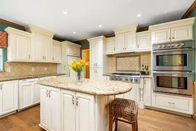 916 E James Street, Baytown, TX 77520 - Photo 17