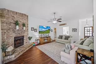 2919 Creek Manor Dr, Kingwood, TX 77339 - Photo 5