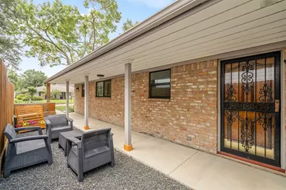 10818 Olympia Drive, Houston, TX 77042 - Photo 3